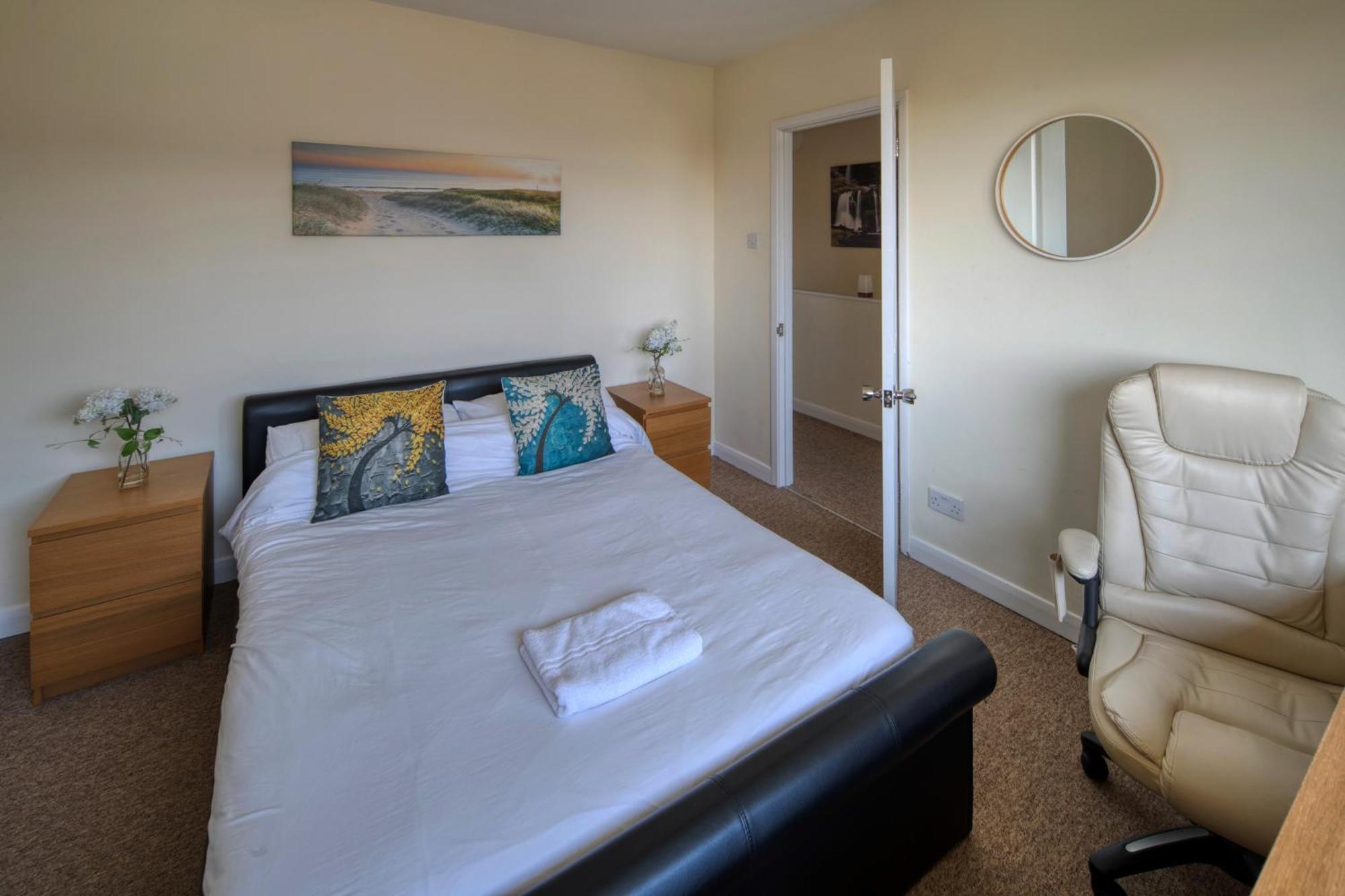 Henry'S Guesthouse Bath Bagian luar foto