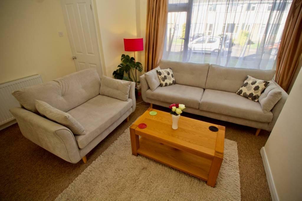 Henry'S Guesthouse Bath Bagian luar foto